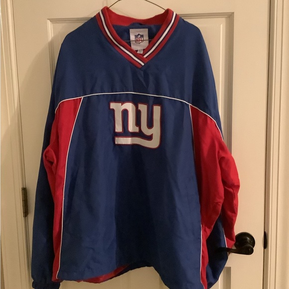 NY GIANTS V-NECK PULL OVER JACKET. NYLON LINED, ZIP SIDE, CINCH PULL. - Picture 2 of 5